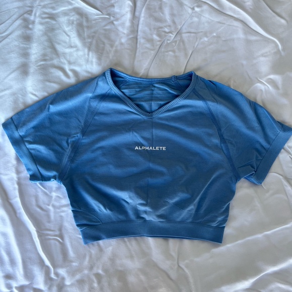 Alphalete Amplify Crop Top in Washed Denim Size Small - Picture 4 of 5